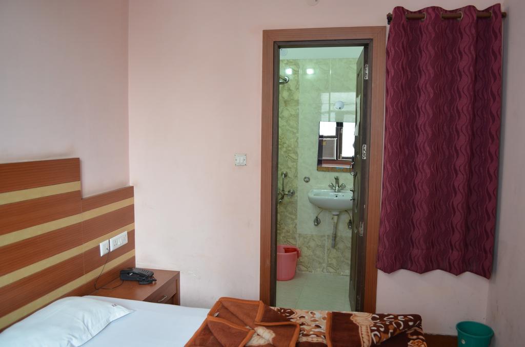 Hotel S B Inn New Delhi Exterior foto